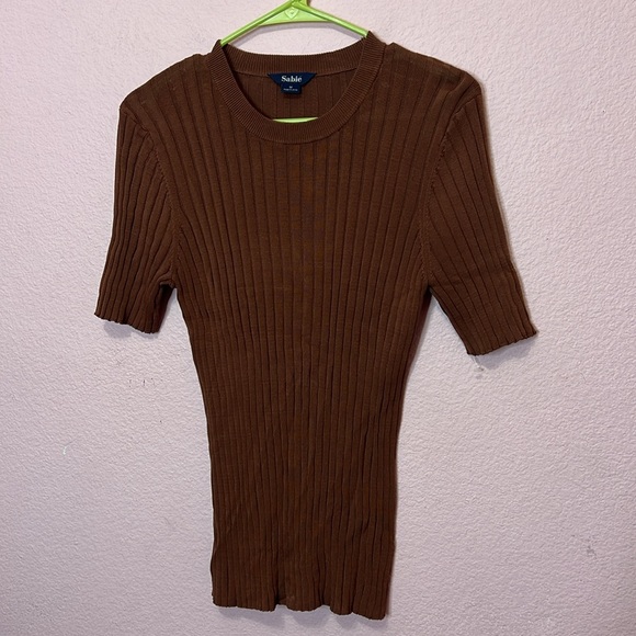 Sabie Ribbed Fitted Brown Blouse. Size M - Picture 2 of 5